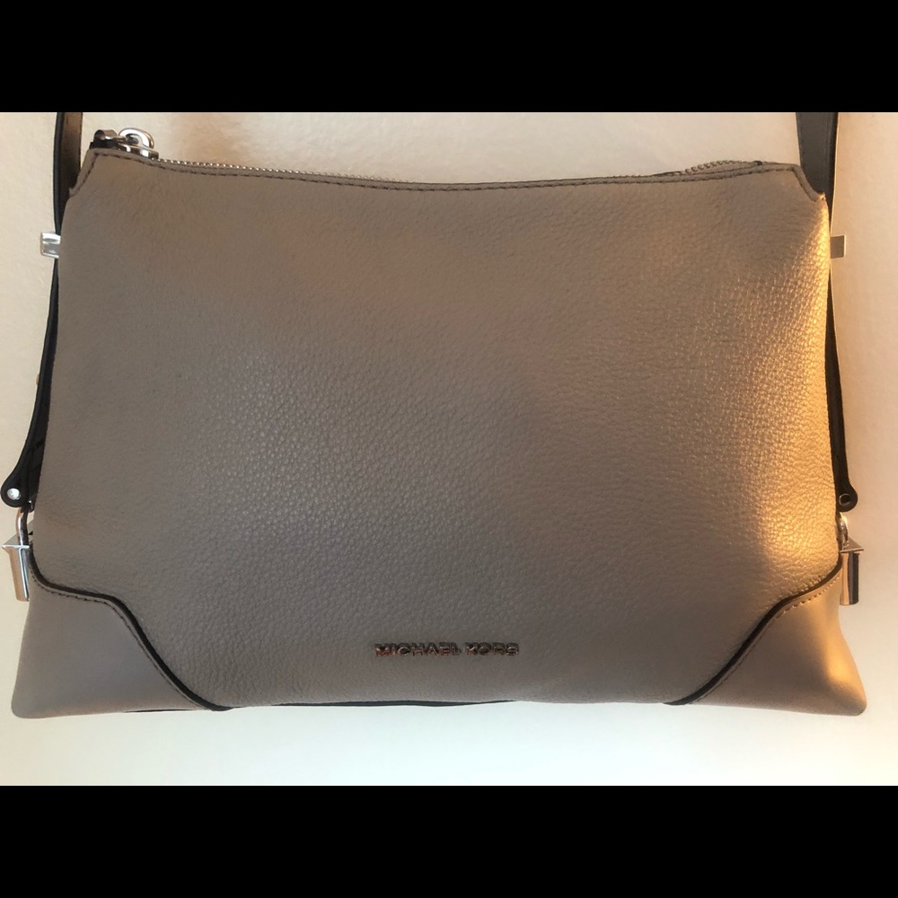 🌷MK Crosby Messenger- Medium - NEW